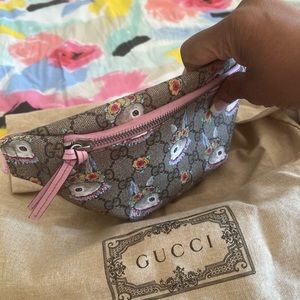 Girls Gucci pouch
